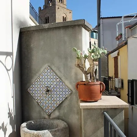 Apartamento Penthouse Duomo Cefalú Habitación foto